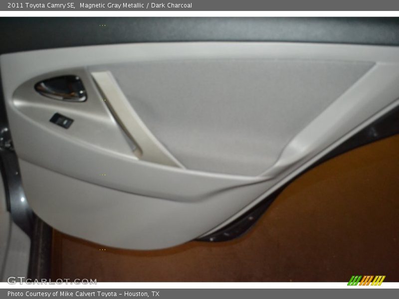 Magnetic Gray Metallic / Dark Charcoal 2011 Toyota Camry SE