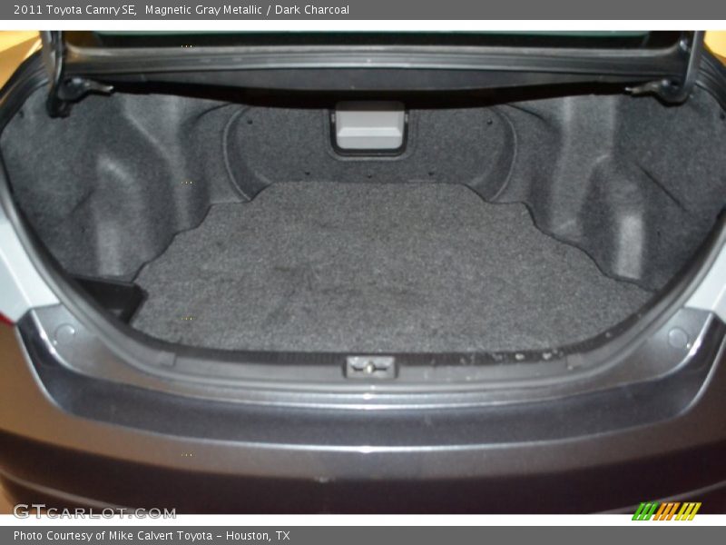 Magnetic Gray Metallic / Dark Charcoal 2011 Toyota Camry SE