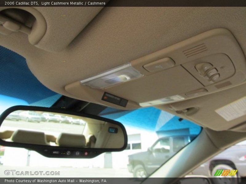 Light Cashmere Metallic / Cashmere 2006 Cadillac DTS