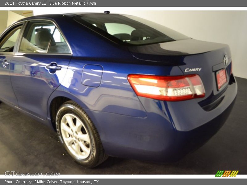 Blue Ribbon Metallic / Ash 2011 Toyota Camry LE