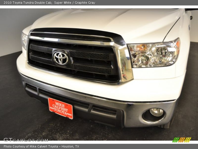 Super White / Graphite Gray 2010 Toyota Tundra Double Cab