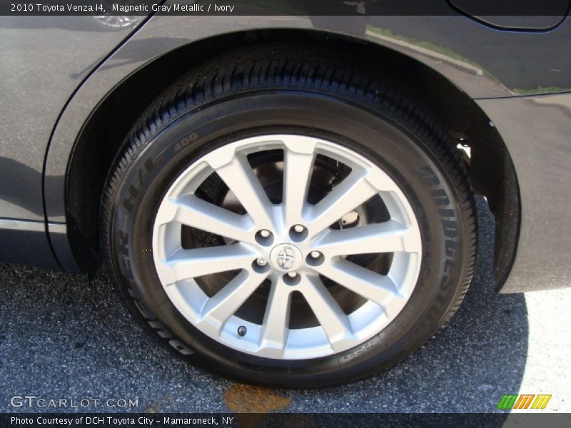 Magnetic Gray Metallic / Ivory 2010 Toyota Venza I4