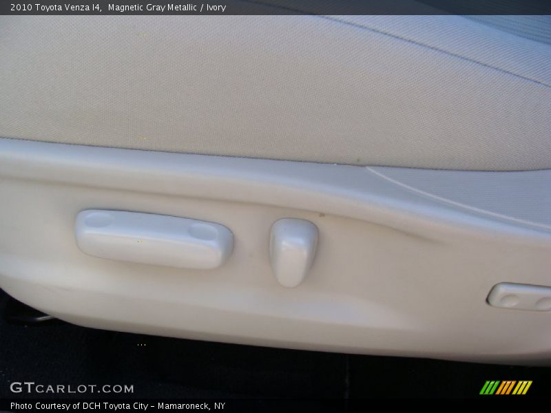 Magnetic Gray Metallic / Ivory 2010 Toyota Venza I4