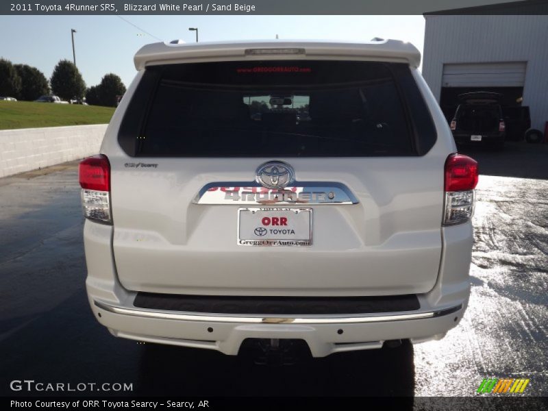 Blizzard White Pearl / Sand Beige 2011 Toyota 4Runner SR5
