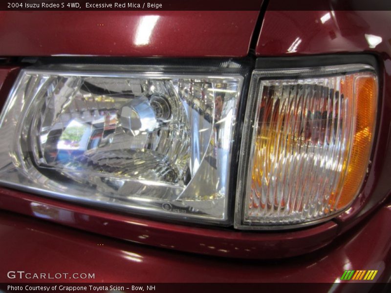 Excessive Red Mica / Beige 2004 Isuzu Rodeo S 4WD