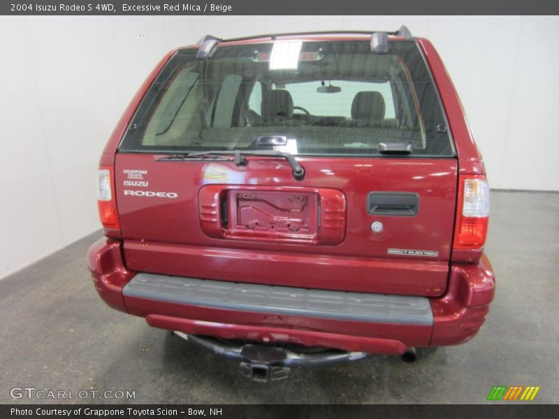 Excessive Red Mica / Beige 2004 Isuzu Rodeo S 4WD