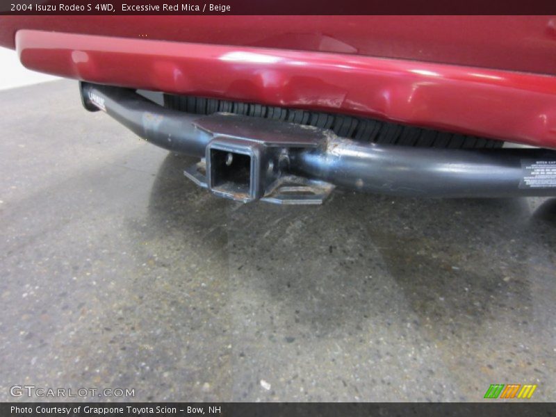 Excessive Red Mica / Beige 2004 Isuzu Rodeo S 4WD