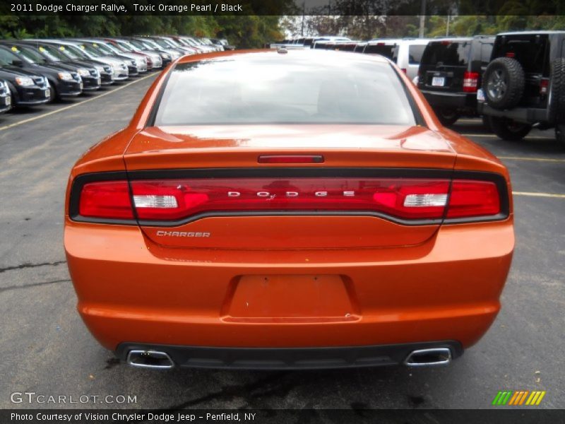 Toxic Orange Pearl / Black 2011 Dodge Charger Rallye