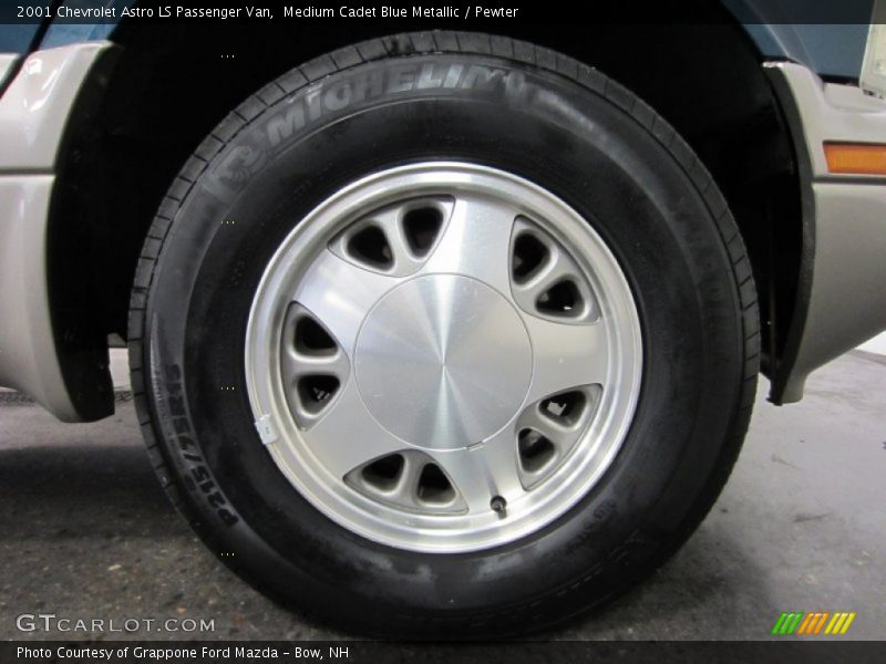  2001 Astro LS Passenger Van Wheel