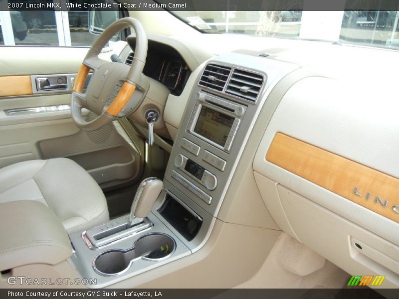 White Chocolate Tri Coat / Medium Camel 2007 Lincoln MKX