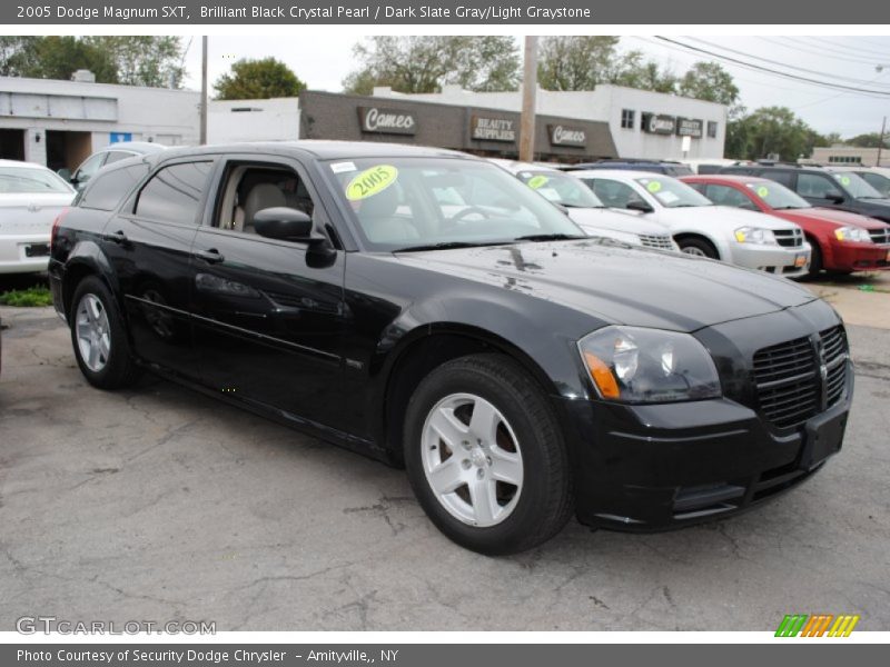 Brilliant Black Crystal Pearl / Dark Slate Gray/Light Graystone 2005 Dodge Magnum SXT