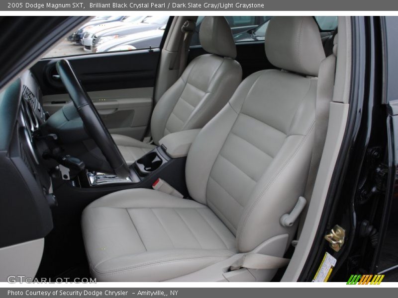 Brilliant Black Crystal Pearl / Dark Slate Gray/Light Graystone 2005 Dodge Magnum SXT