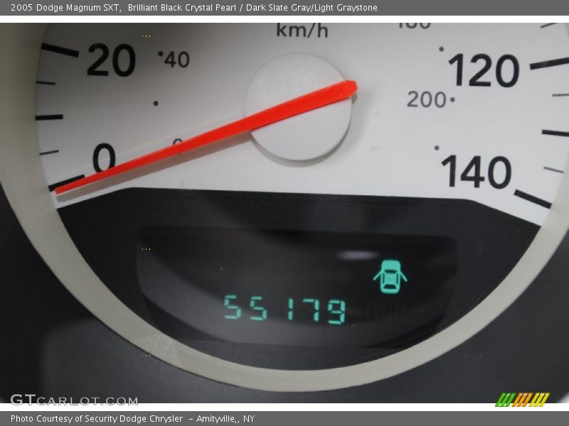 Brilliant Black Crystal Pearl / Dark Slate Gray/Light Graystone 2005 Dodge Magnum SXT