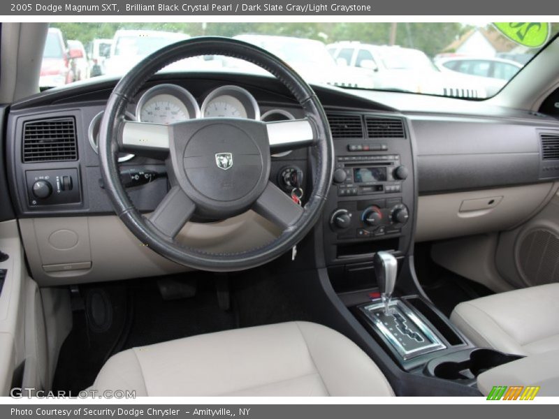 Brilliant Black Crystal Pearl / Dark Slate Gray/Light Graystone 2005 Dodge Magnum SXT