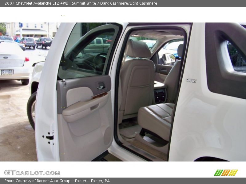 Summit White / Dark Cashmere/Light Cashmere 2007 Chevrolet Avalanche LTZ 4WD