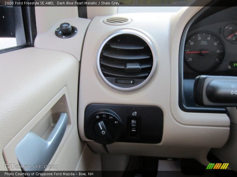 Dark Blue Pearl Metallic / Shale Grey 2006 Ford Freestyle SE AWD