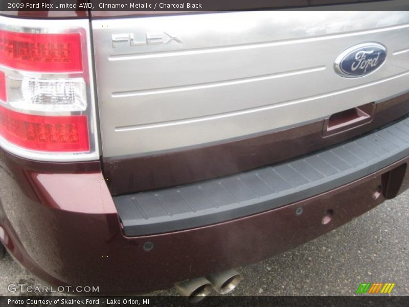 Cinnamon Metallic / Charcoal Black 2009 Ford Flex Limited AWD