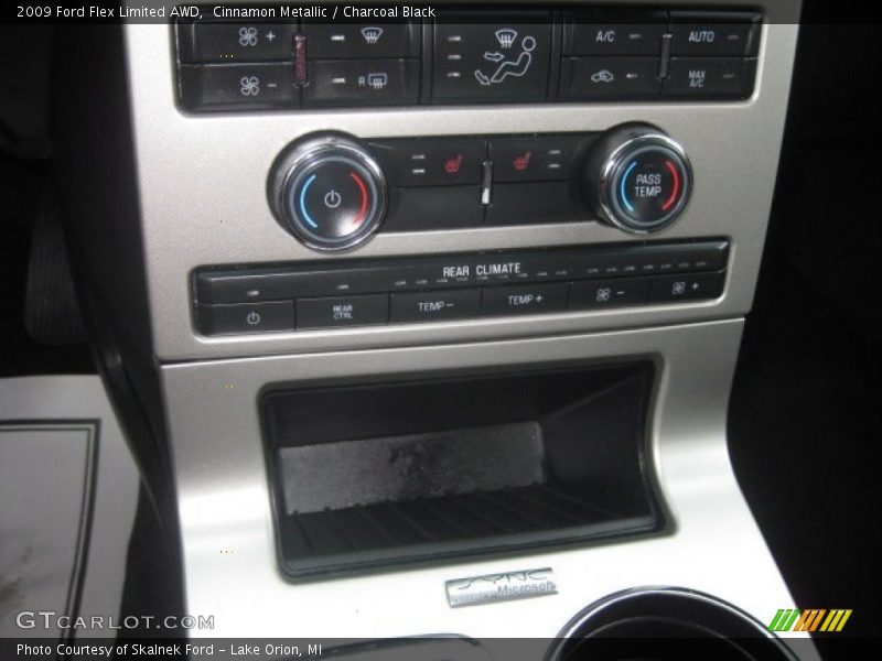 Cinnamon Metallic / Charcoal Black 2009 Ford Flex Limited AWD