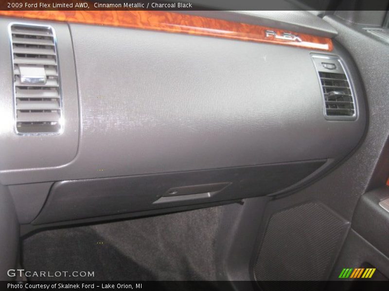 Cinnamon Metallic / Charcoal Black 2009 Ford Flex Limited AWD