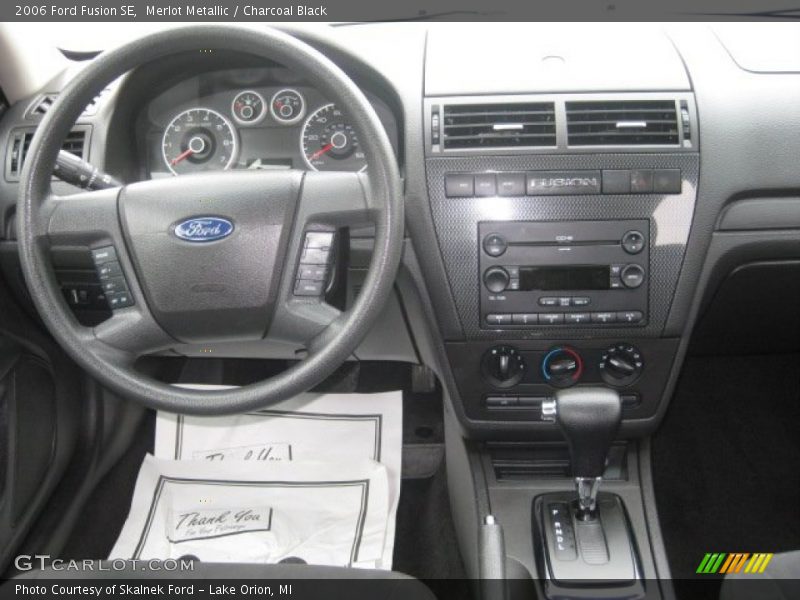 Merlot Metallic / Charcoal Black 2006 Ford Fusion SE