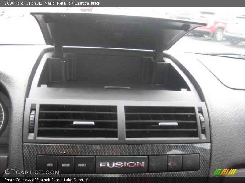 Merlot Metallic / Charcoal Black 2006 Ford Fusion SE