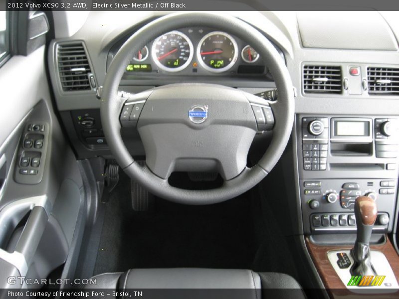 Dashboard of 2012 XC90 3.2 AWD