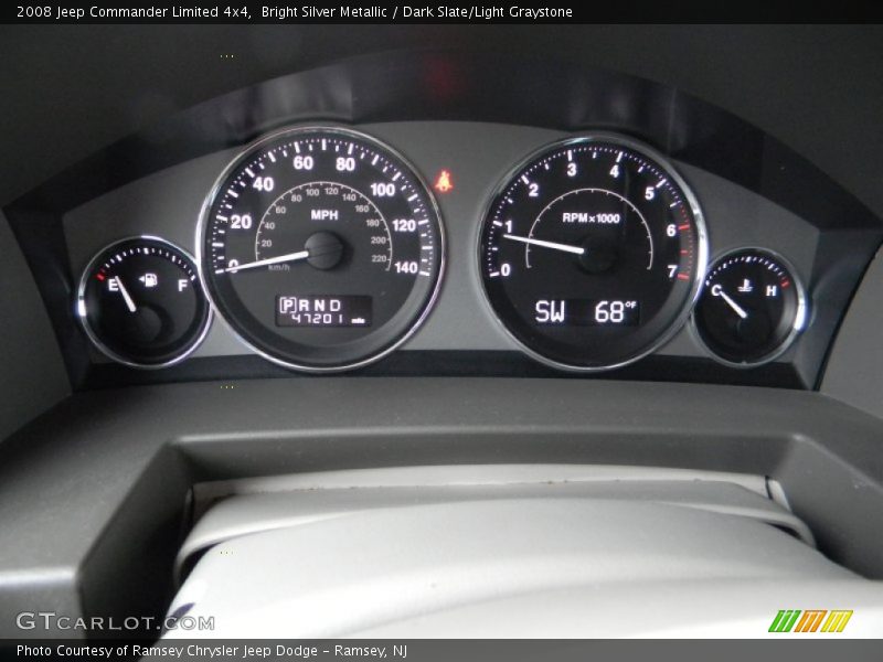 Bright Silver Metallic / Dark Slate/Light Graystone 2008 Jeep Commander Limited 4x4