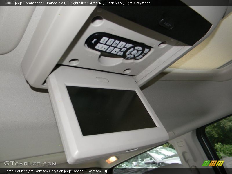 Bright Silver Metallic / Dark Slate/Light Graystone 2008 Jeep Commander Limited 4x4