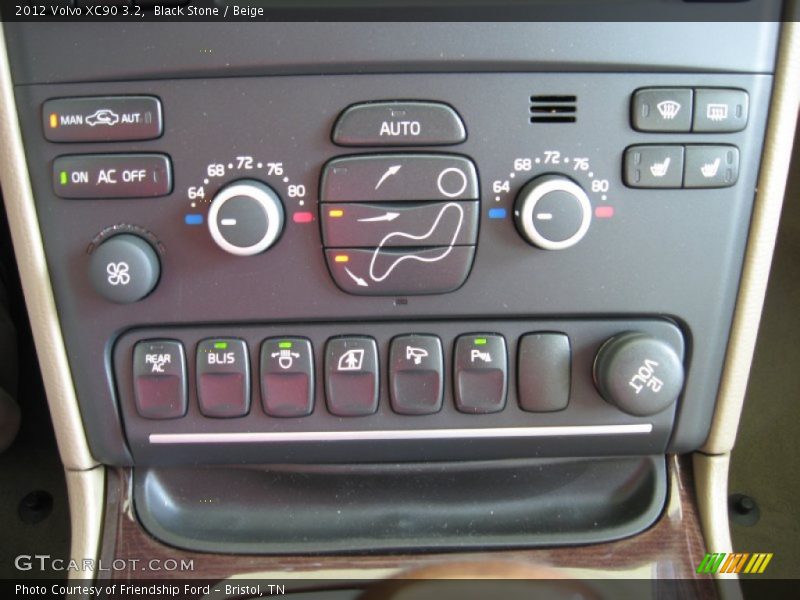 Controls of 2012 XC90 3.2