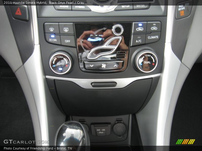 Controls of 2011 Sonata Hybrid
