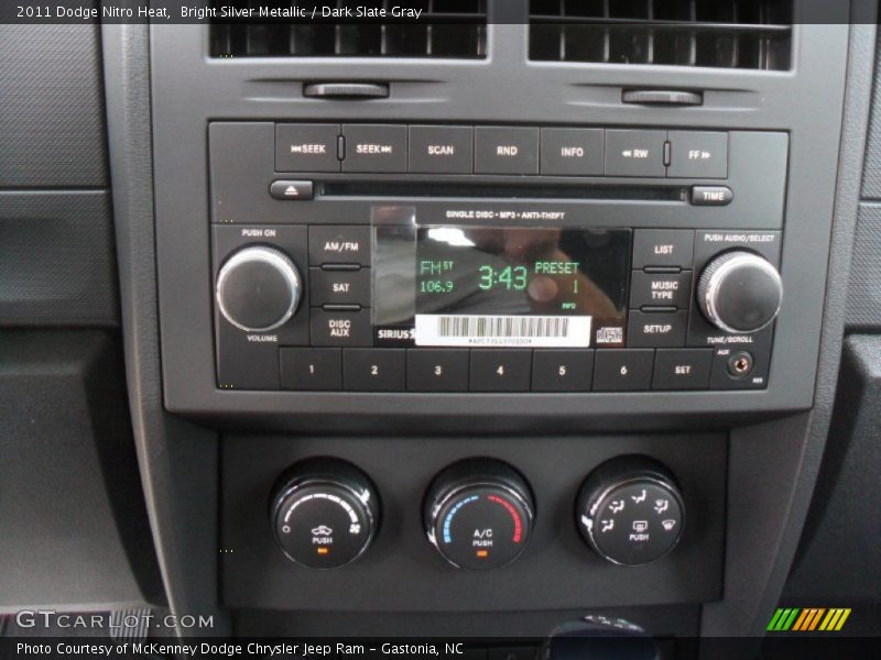 Bright Silver Metallic / Dark Slate Gray 2011 Dodge Nitro Heat