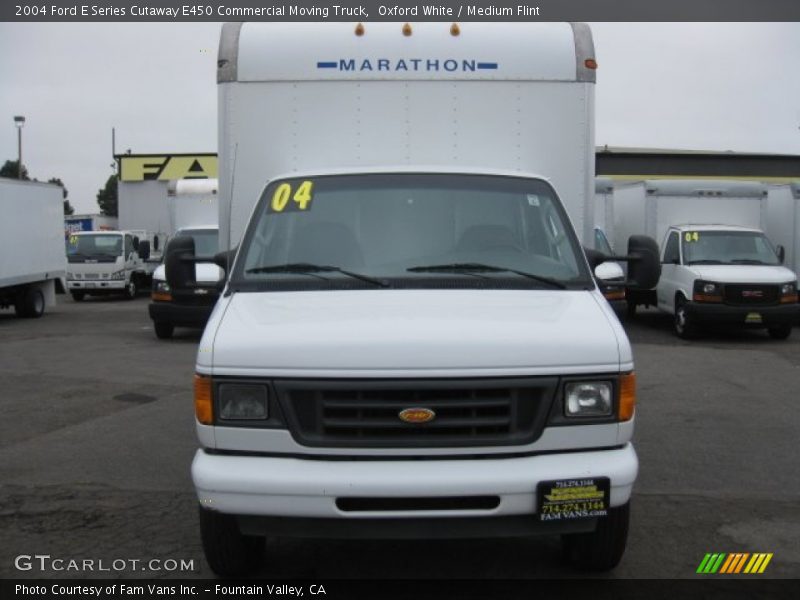 Oxford White / Medium Flint 2004 Ford E Series Cutaway E450 Commercial Moving Truck