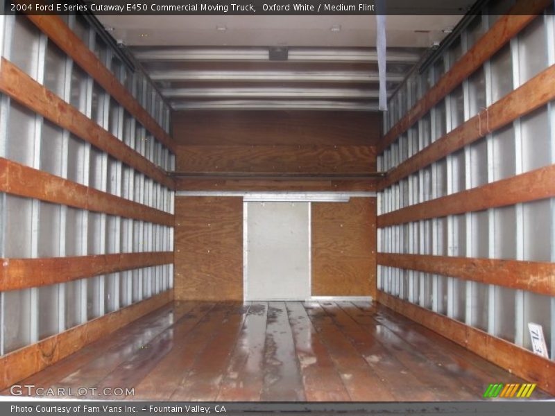 Oxford White / Medium Flint 2004 Ford E Series Cutaway E450 Commercial Moving Truck