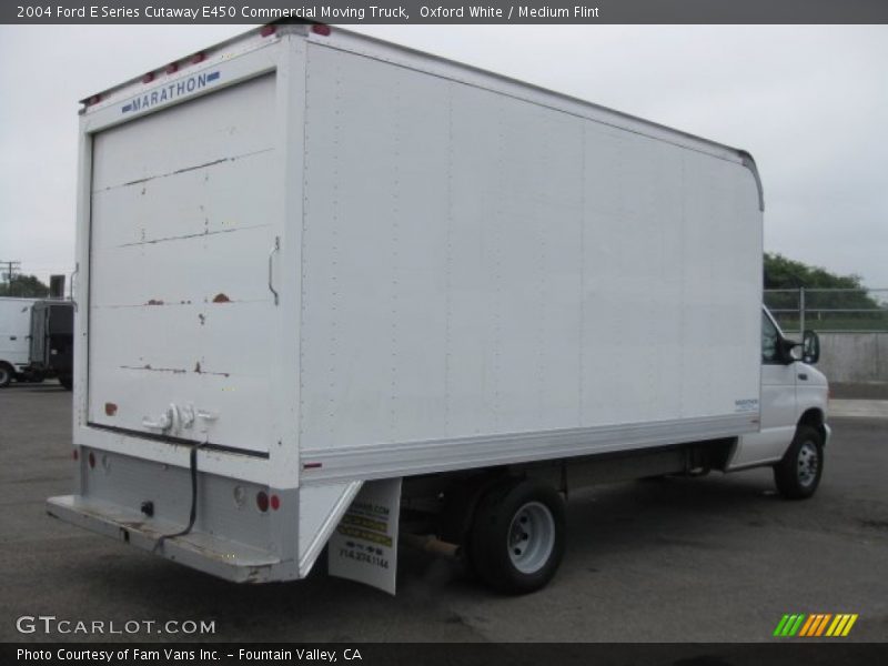 Oxford White / Medium Flint 2004 Ford E Series Cutaway E450 Commercial Moving Truck
