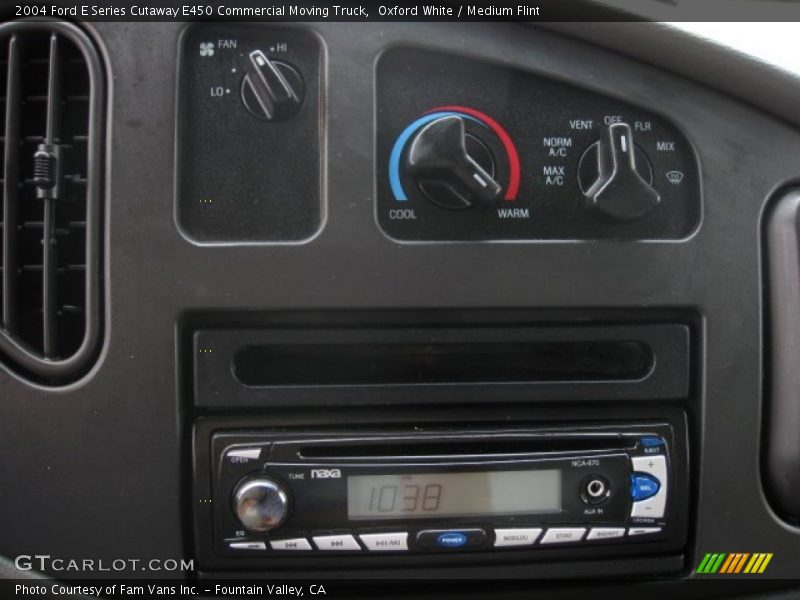 Oxford White / Medium Flint 2004 Ford E Series Cutaway E450 Commercial Moving Truck