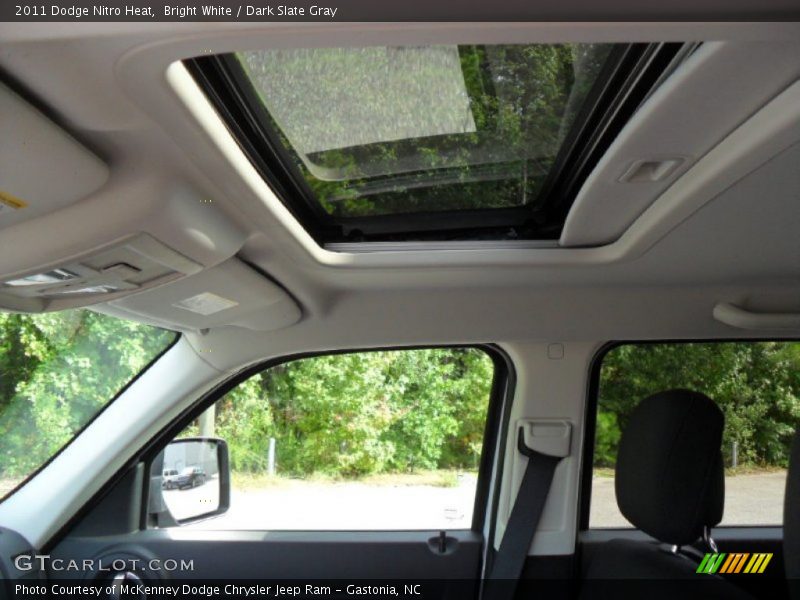 Bright White / Dark Slate Gray 2011 Dodge Nitro Heat