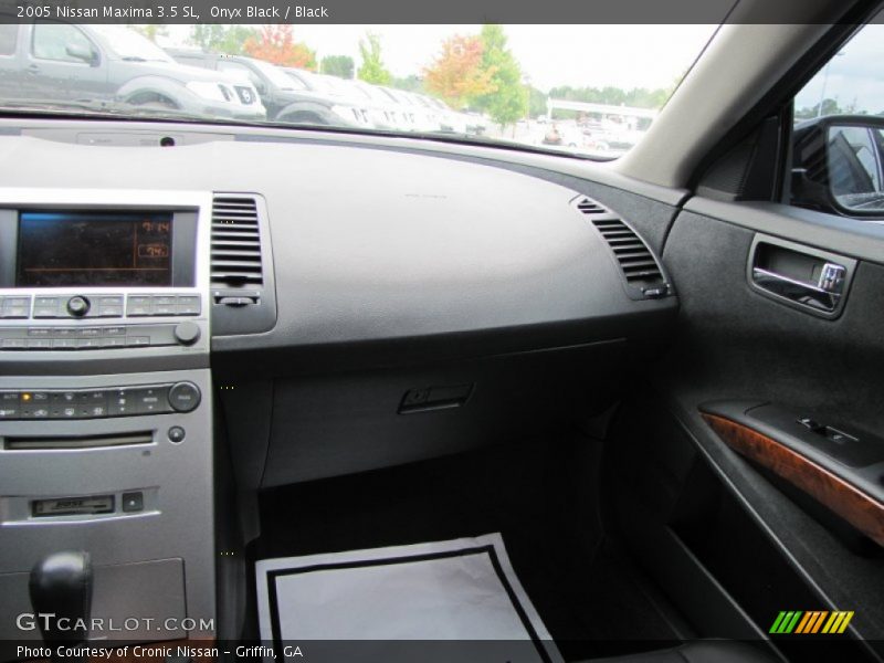 Onyx Black / Black 2005 Nissan Maxima 3.5 SL