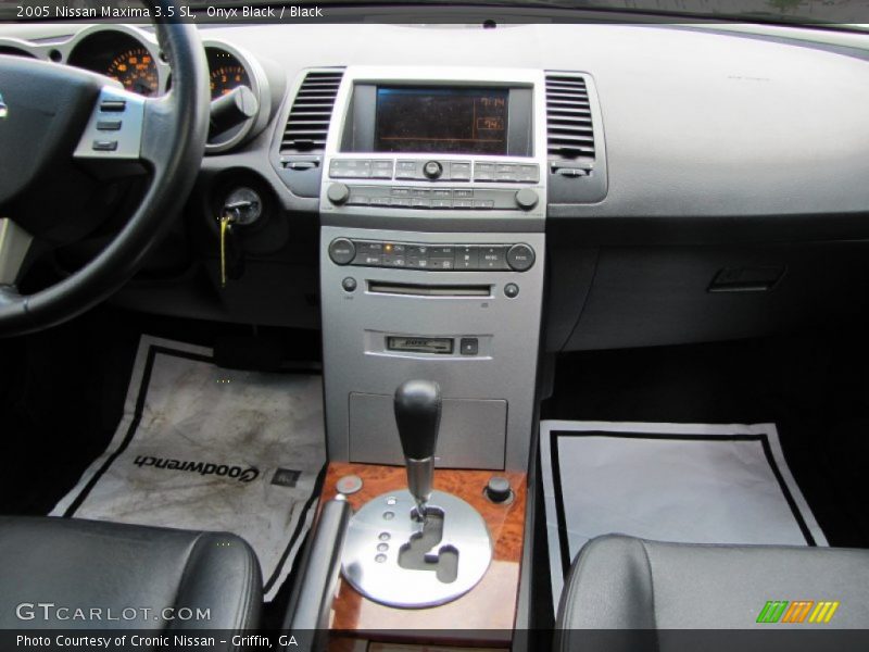 Onyx Black / Black 2005 Nissan Maxima 3.5 SL