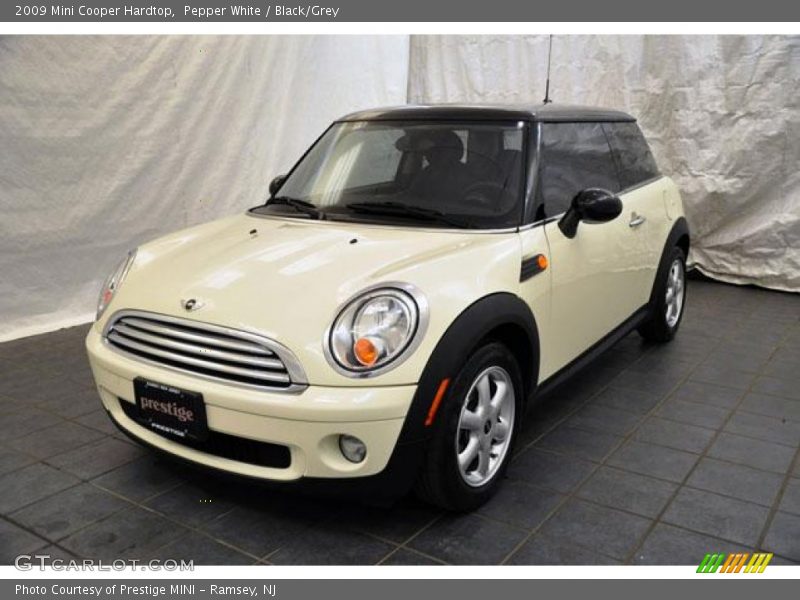 Pepper White / Black/Grey 2009 Mini Cooper Hardtop