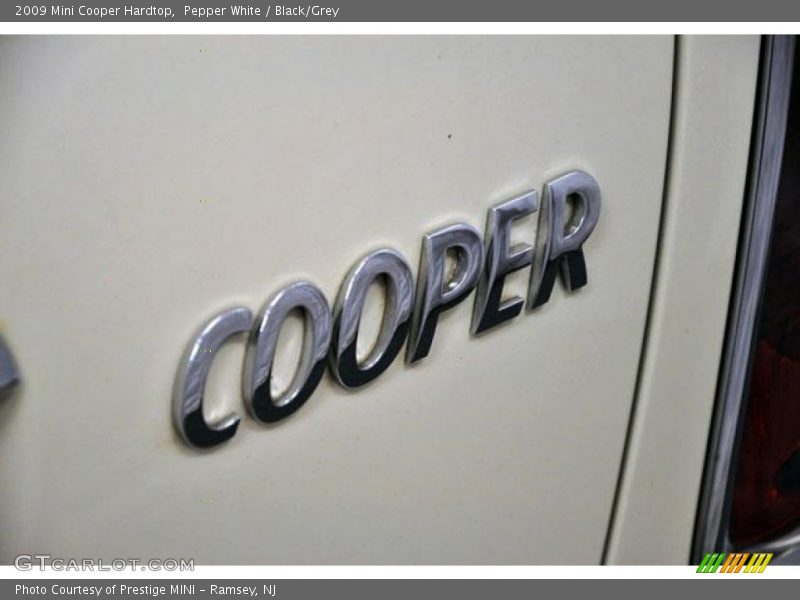 Pepper White / Black/Grey 2009 Mini Cooper Hardtop