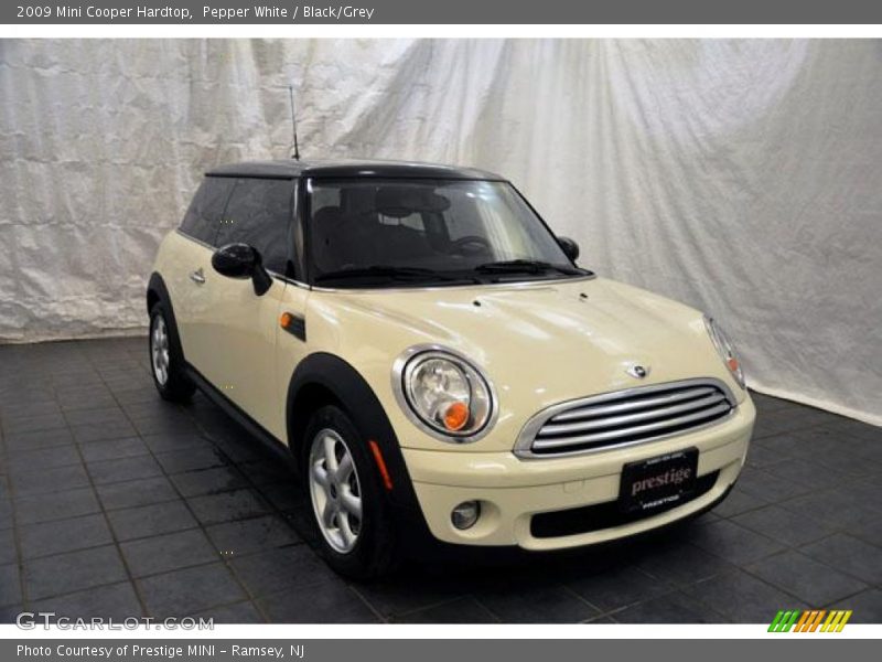 Pepper White / Black/Grey 2009 Mini Cooper Hardtop