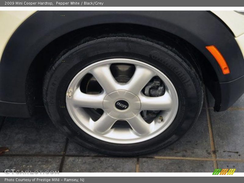 Pepper White / Black/Grey 2009 Mini Cooper Hardtop