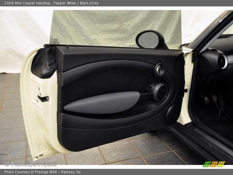 Pepper White / Black/Grey 2009 Mini Cooper Hardtop
