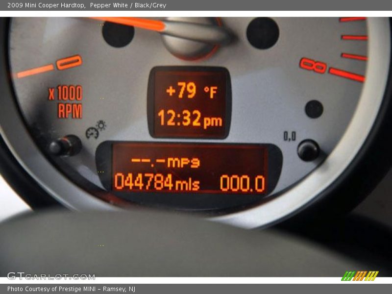 Pepper White / Black/Grey 2009 Mini Cooper Hardtop
