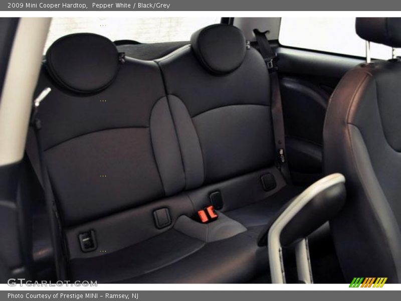Pepper White / Black/Grey 2009 Mini Cooper Hardtop