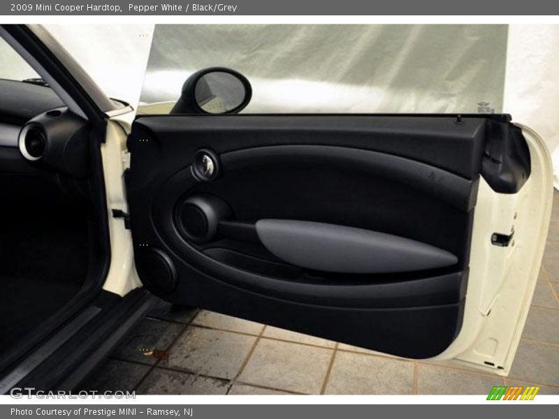 Pepper White / Black/Grey 2009 Mini Cooper Hardtop