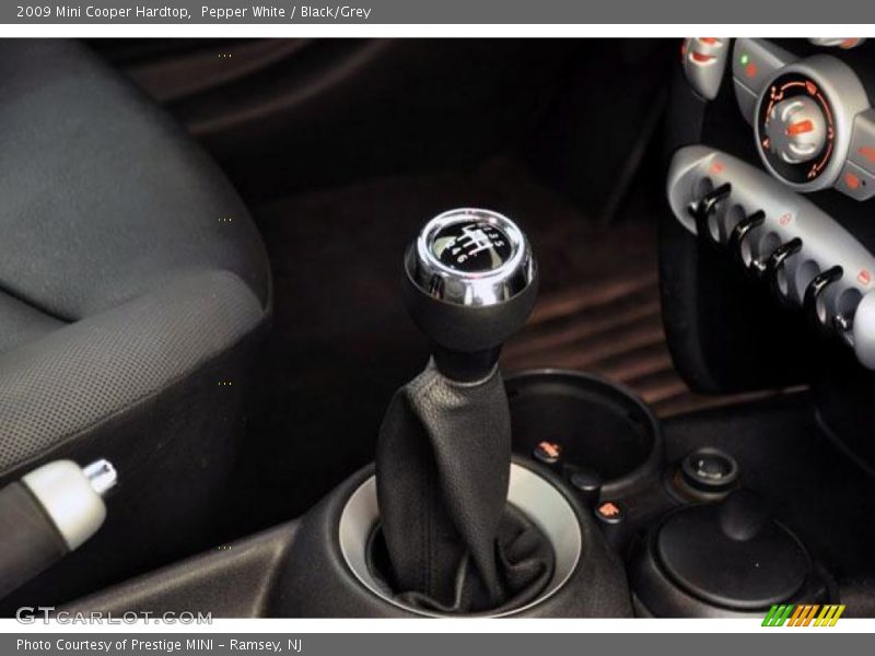 Pepper White / Black/Grey 2009 Mini Cooper Hardtop