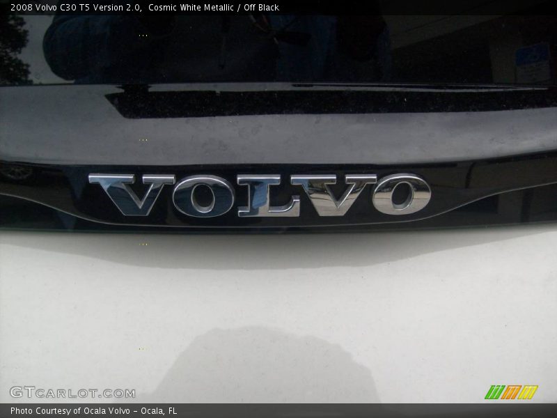 Cosmic White Metallic / Off Black 2008 Volvo C30 T5 Version 2.0