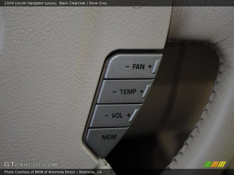 Black Clearcoat / Dove Grey 2004 Lincoln Navigator Luxury