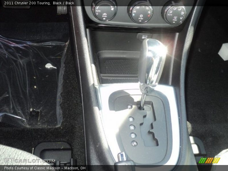 Black / Black 2011 Chrysler 200 Touring